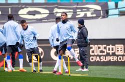 上海申花训练开放日；加时末段刷新队史纪录引欢呼；意大利杯在即；更衣室氛围转暖的简单介绍-(随机）