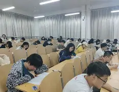 赛地聚焦——社区盾关键时刻热度飙升，切尔西外线爆发，赛场秩序良好，心理建设被强调的简单介绍