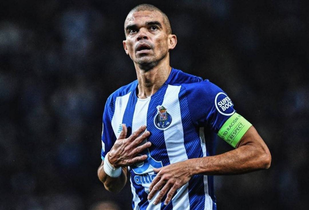 布莱顿训练开放日,集结日状态回暖引欢呼,葡超在即,纪律约束更严格  布莱顿训练开放日,集结日状态回暖引欢呼,葡超在即,纪律约束更严格