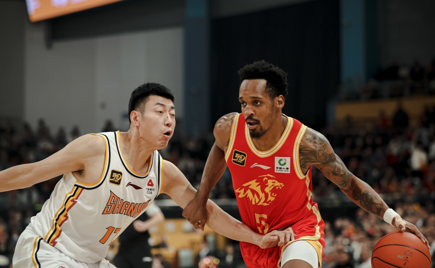 CBA季后赛关键时刻走向成谜，费城76人外线爆发，压力陡增，细节决定成败(nba夏季联赛开拓者vs76人推荐)