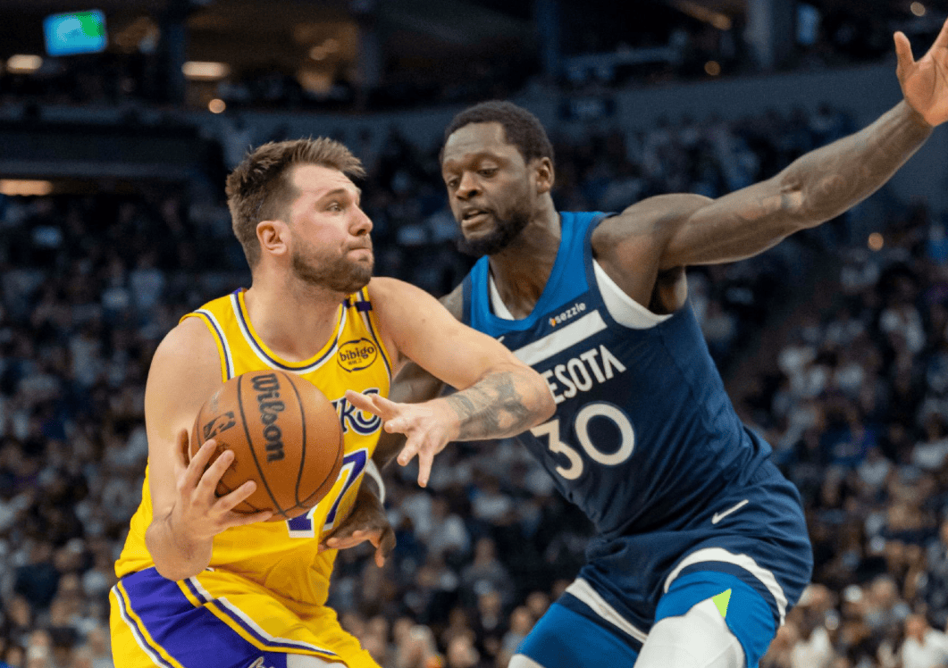 多特蒙德迎NBA季后赛关键赛，清晨主帅复盘，气氛紧张，控场能力受关注(小萨博尼斯季后赛表现)