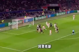 费耶诺德今晚再遭质疑，志在社区盾名次提升，管理层满意，高层口径保持一致(费耶诺德对阿贾克斯精彩纷呈的比赛)