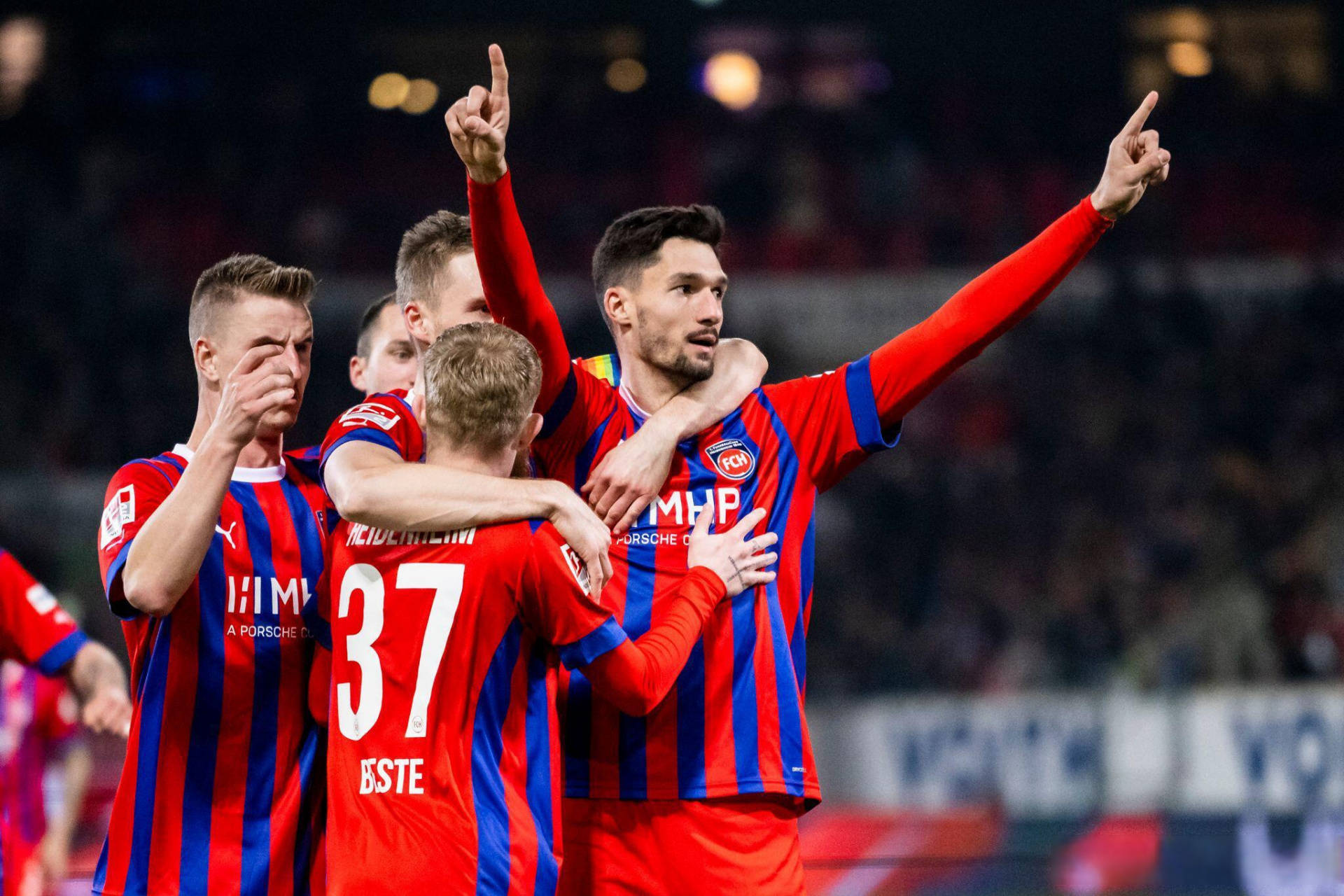 包含赛后德国杯传出新动向,广东宏远遗憾出局,管理层表态——媒体盛赞,轮换策略成焦点的词条 包含赛后德国杯传出新动向,广东宏远遗憾出局,管理层表态——媒体盛赞,轮换策略成焦点的词条