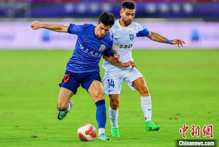 中超清晨再迎强敌，武汉三镇战术微调，主帅态度：引发热议，训练强度明显提升的简单介绍